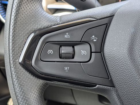 Certified 2025 Chevrolet Trax LT image 26