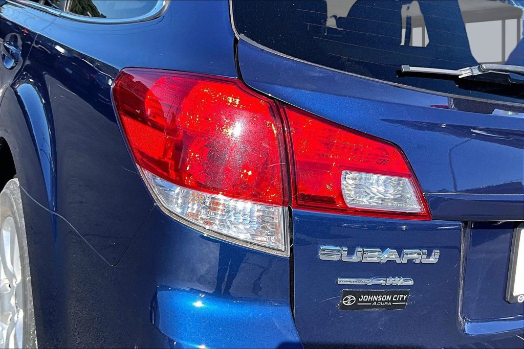 Used 2011 Subaru Outback 2.5i Limited AWD/4WD image 30