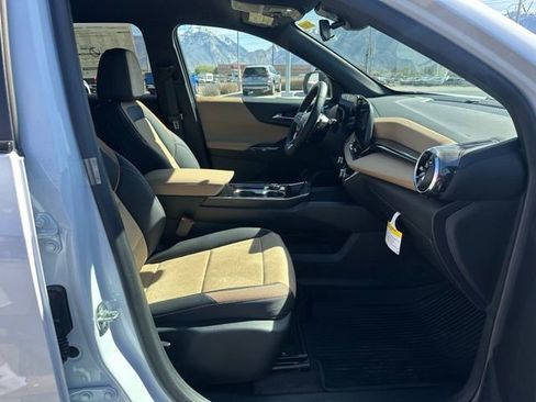 New 2026 Chevrolet Equinox ACTIV AWD/4WD image 17