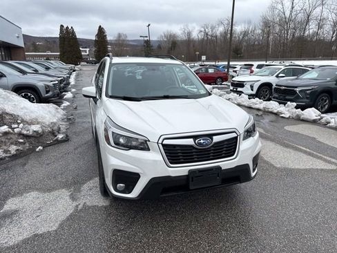 Used 2021 Subaru Forester Premium image 8