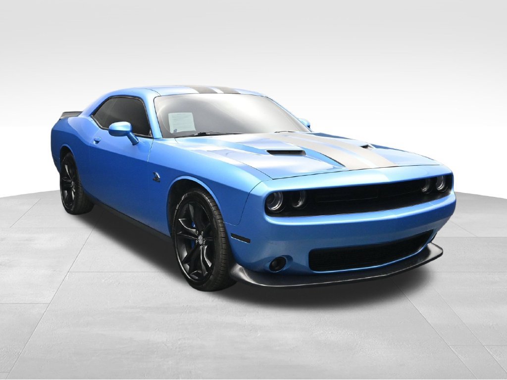 Used 2018 Dodge Challenger R/T w/ Blacktop Package RWD image 7