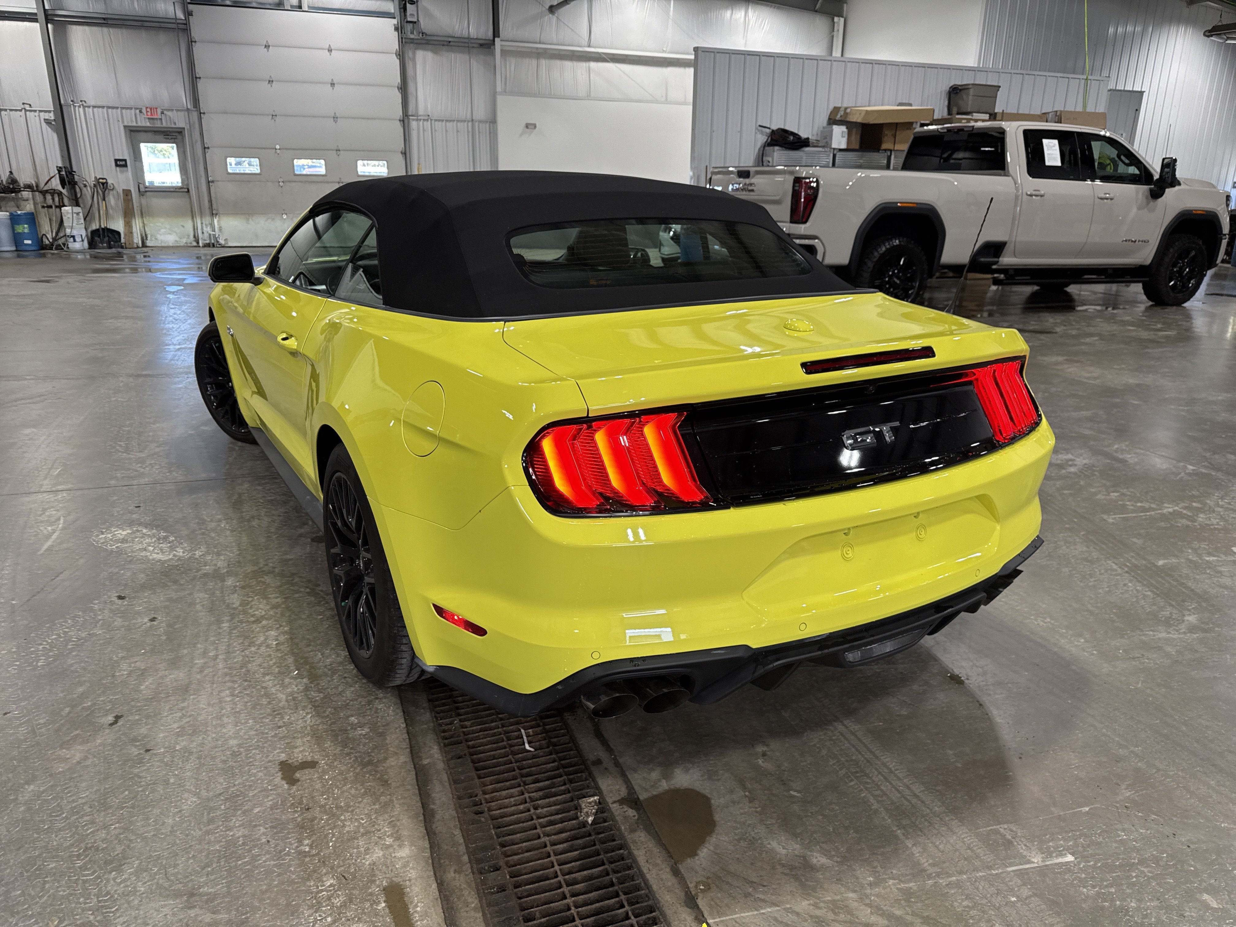 Used 2021 Ford Mustang GT Premium w/ GT Performance Package RWD image 4