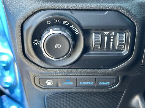Used 2021 Jeep Wrangler Unlimited Sahara w/ Safety Group AWD/4WD image 18