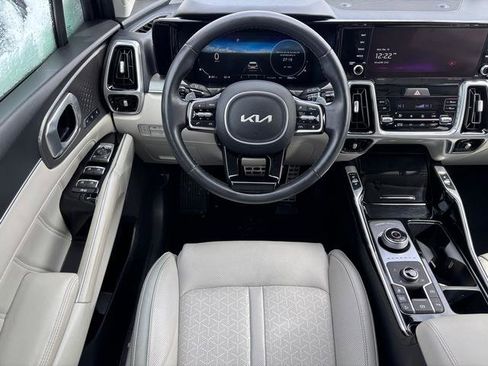 Certified 2023 Kia Sorento SX Prestige w/ Panoramic Sunroof Package image 19