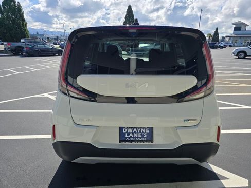 Used 2023 Kia Soul EX image 6