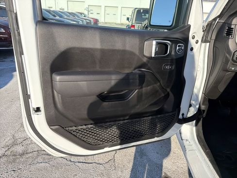 Used 2024 Jeep Wrangler Unlimited w/ Convenience Group image 11