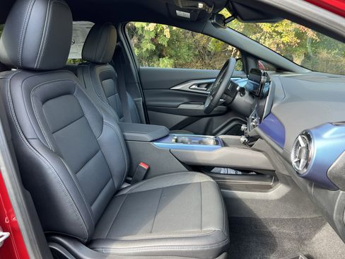 New 2026 Chevrolet Equinox EV LT image 32