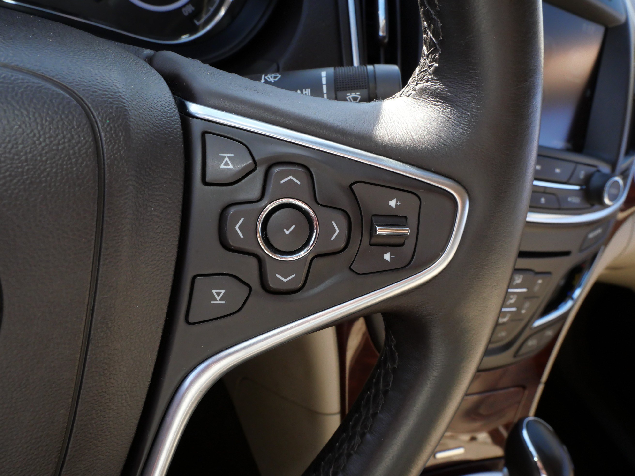 Used 2014 Buick Regal Premium FWD image 25