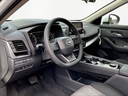 New 2026 Nissan Rogue SV w/ Cold Weather Package AWD/4WD image 15