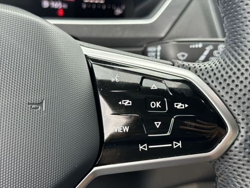 Certified 2023 Volkswagen Tiguan SE R-Line FWD image 31