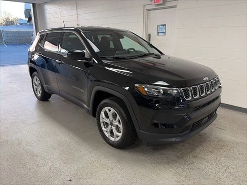 Used 2025 Jeep Compass Sport image 6
