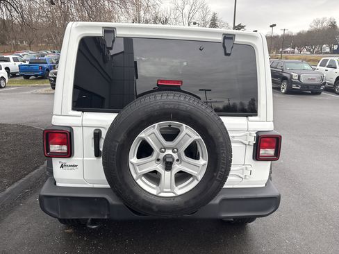 Used 2022 Jeep Wrangler Unlimited Sport w/ Sun And Sound Package image 4