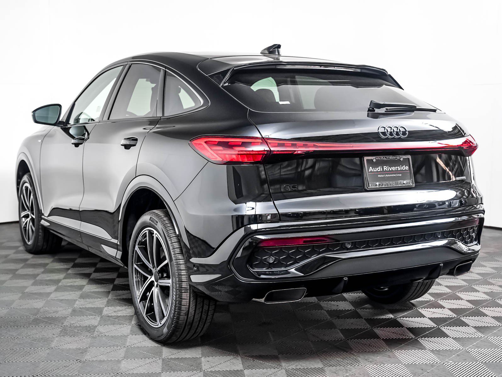 New 2026 Audi Q5 Premium Plus AWD/4WD image 2