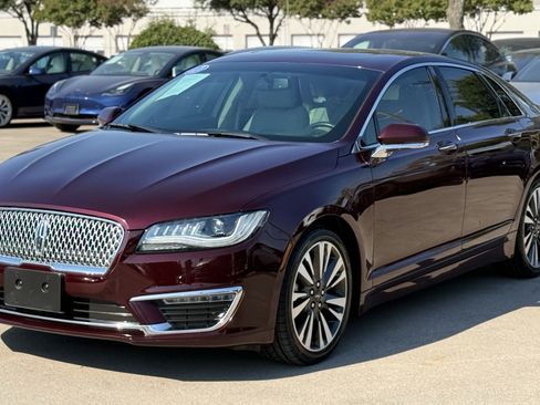 Used 2017 Lincoln MKZ Reserve FWD image 3