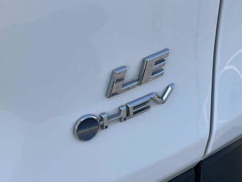 Used 2025 Toyota RAV4 LE AWD/4WD image 10