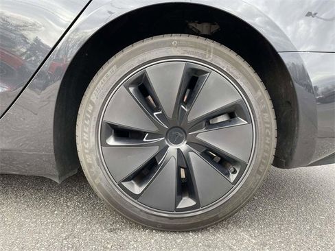 Used 2025 Tesla Model 3 Long Range image 9