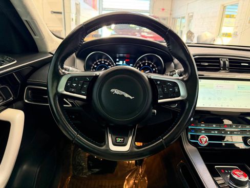 Used 2020 Jaguar F-PACE R-Sport AWD/4WD image 31