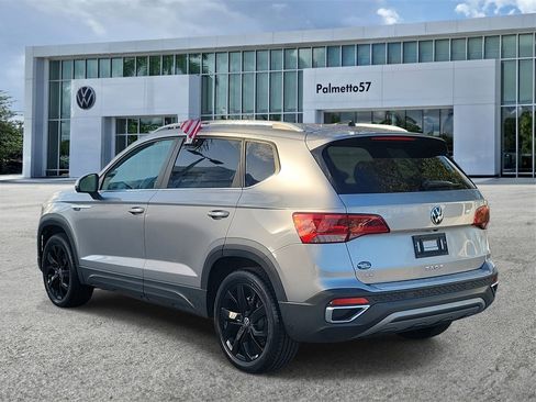 Certified 2023 Volkswagen Taos SE w/ Black Wheel Package image 6