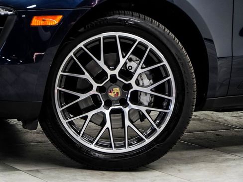 Used 2017 Porsche Macan S image 3