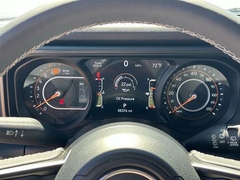 Used 2025 Jeep Wrangler Unlimited Rubicon AWD/4WD image 7
