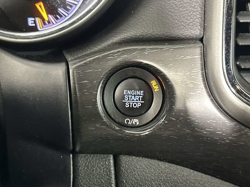 Used 2018 Jeep Grand Cherokee Altitude AWD/4WD image 19