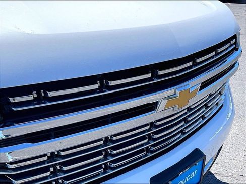 Used 2024 Chevrolet Tahoe Premier AWD/4WD image 32