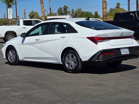Used 2026 Hyundai Elantra SE FWD image 6