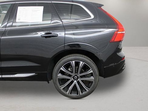 Certified 2023 Volvo XC60 B5 Ultimate w/ Climate Package image 34