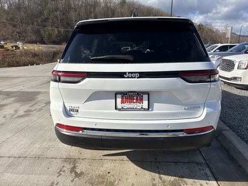 New 2025 Jeep Grand Cherokee Laredo X w/ Luxury Tech Group I image 6