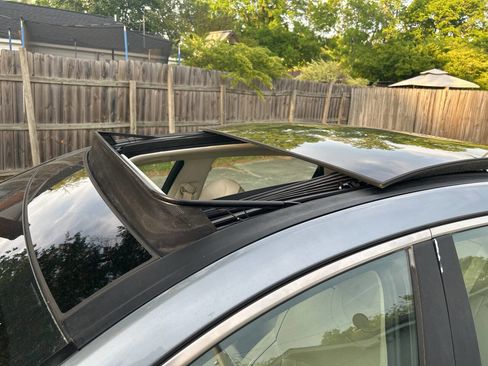 Used 2017 Genesis G80 3.8 w/ Option Group 03 image 9