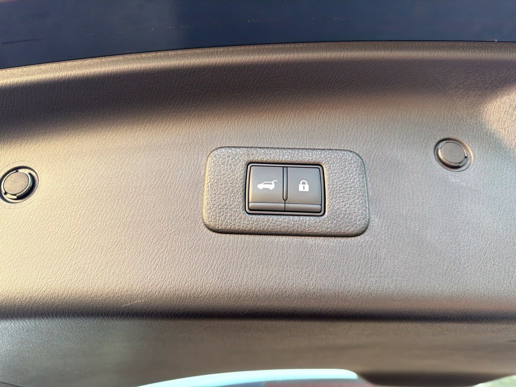 Used 2023 Nissan Armada SL w/ Captain's Chairs Package AWD/4WD image 19