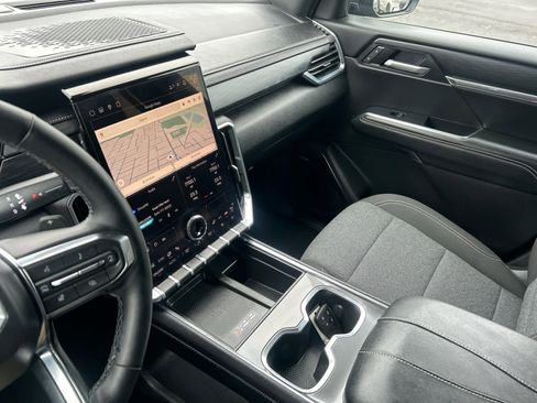 Used 2025 GMC Acadia Elevation image 27