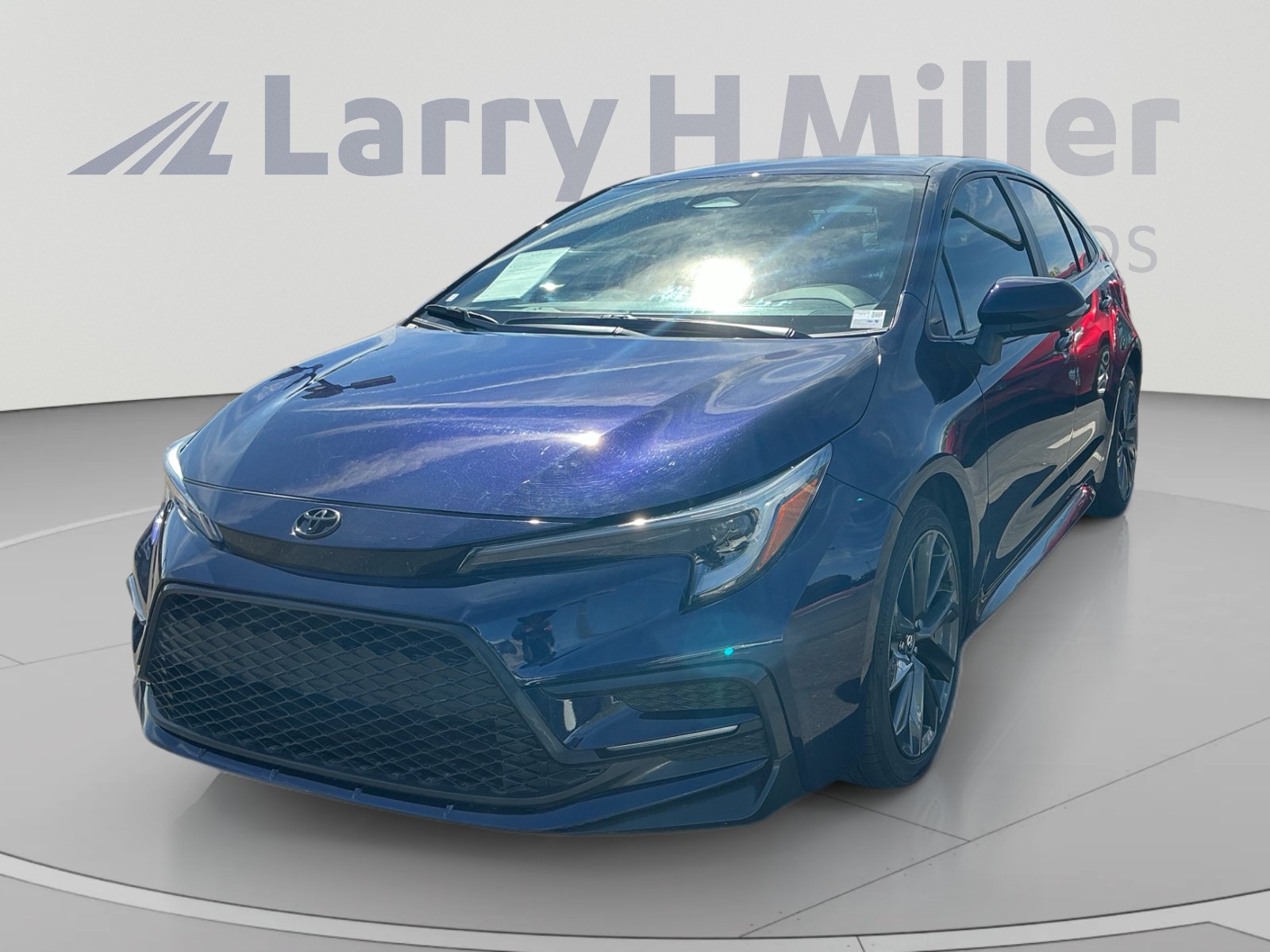 Certified 2025 Toyota Corolla SE FWD image 1