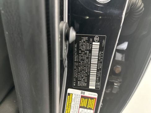 Used 2021 Toyota Avalon Limited w/ Advanced Safety Package FWD image 10