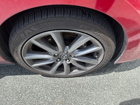 Used 2019 MAZDA MAZDA3 Hatchback w/ Preferred Package FWD image 11