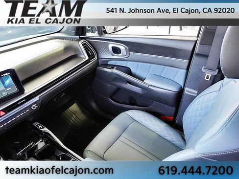 Certified 2025 Kia Sorento SX Prestige AWD/4WD image 24