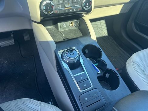 Used 2022 Ford Escape SEL w/ Technology Package image 29