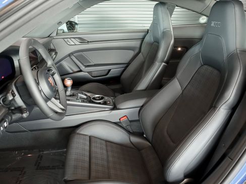 New 2026 Porsche 911 Carrera T image 5