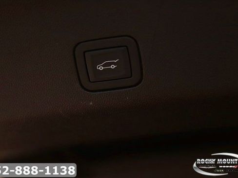 Used 2023 Cadillac Escalade V AWD/4WD image 20