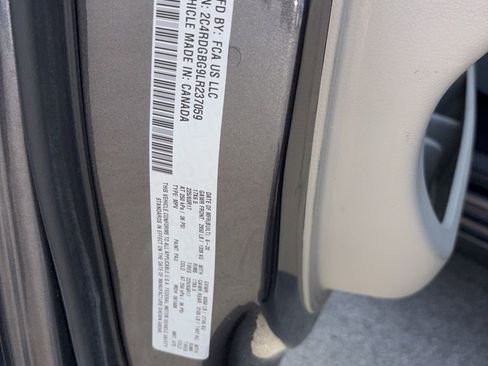 Used 2020 Dodge Grand Caravan SE w/ UConnect Hands-Free Group image 34