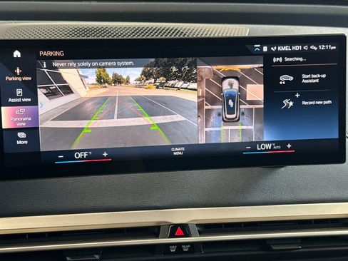 Used 2023 BMW iX xDrive50 w/ Sport Package AWD/4WD image 27