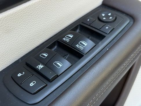 Certified 2017 Chrysler Pacifica Touring-L image 14