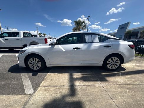 Used 2024 Nissan Sentra S FWD image 3