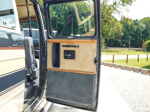 Used 1988 Chevrolet G20 RWD image 65