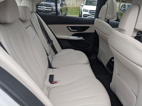 Certified 2025 Mercedes-Benz E 350 4MATIC Sedan image 34