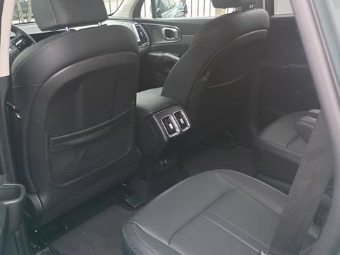 Certified 2026 Kia Sorento EX w/ EX Premium Package AWD/4WD image 7