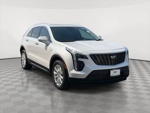 Used 2023 Cadillac XT4 Luxury w/ Cold Weather Package AWD/4WD image 1