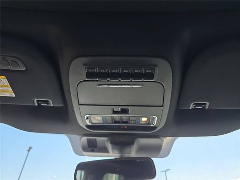 Used 2025 Ford F150 Raptor AWD/4WD image 25