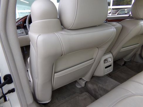 Used 2003 Cadillac De Ville Sedan w/ Comfort & Convenience Package image 20