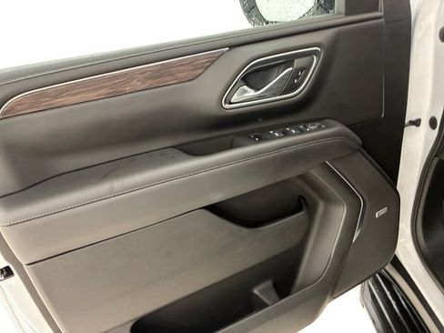 Certified 2022 Chevrolet Tahoe LT w/ Luxury Package AWD/4WD image 13